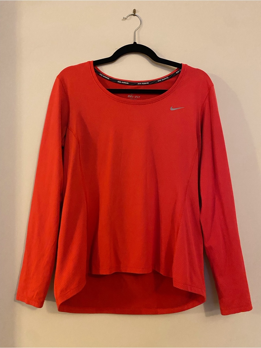 Nike Women’s Red Long Sleeve Dri-FIT Training Top size Large